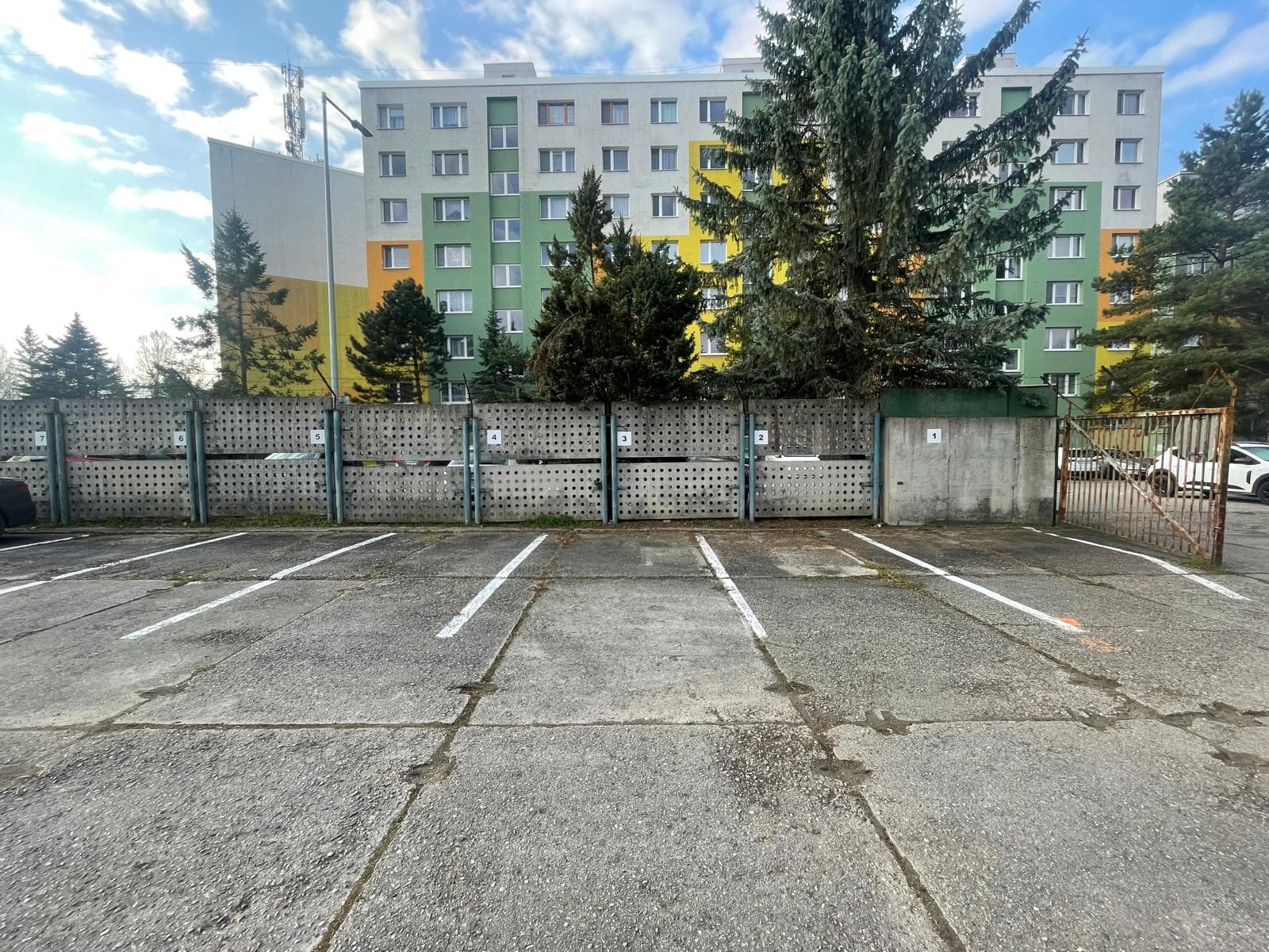 Parkovisko Žilina-Solinky - fotka 2